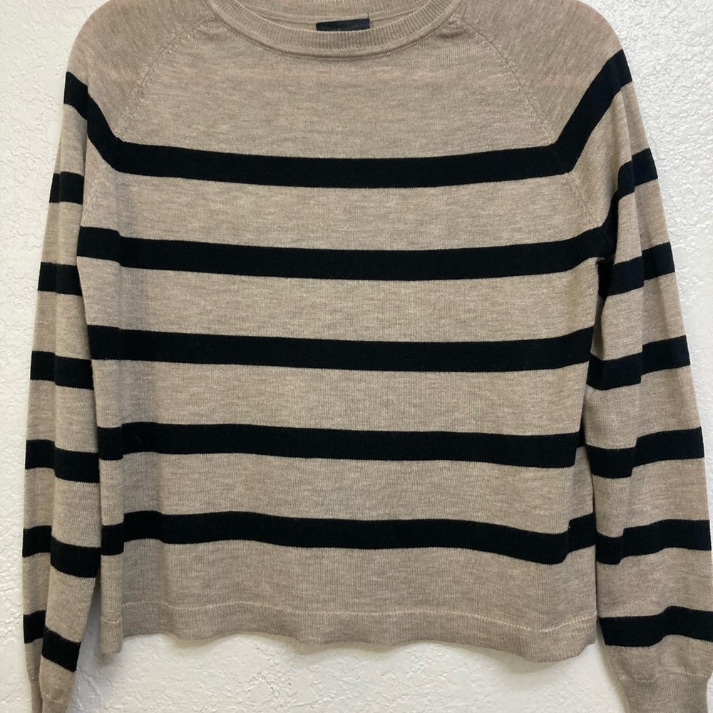 Chic Striped Crew Neck Sweater - Black and Tan